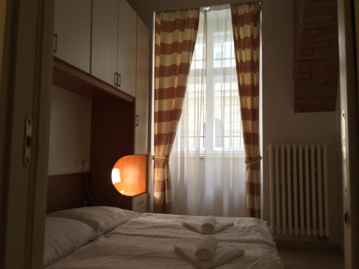 Residence La Familia Prag Eksteriør billede
