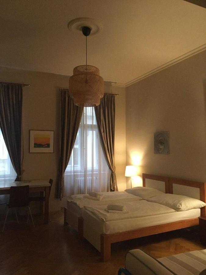 Residence La Familia Prag Eksteriør billede