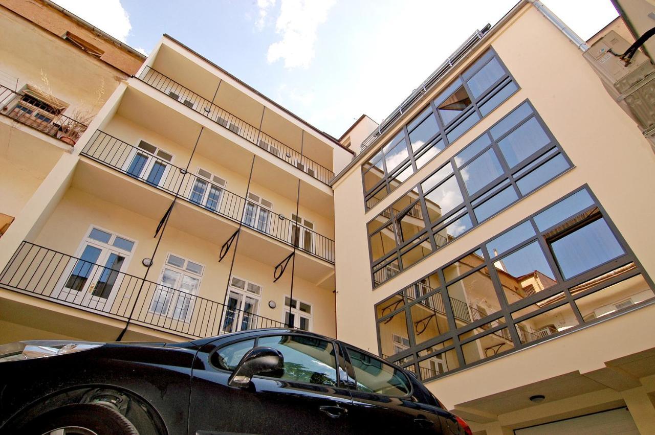Residence La Familia Prag Eksteriør billede